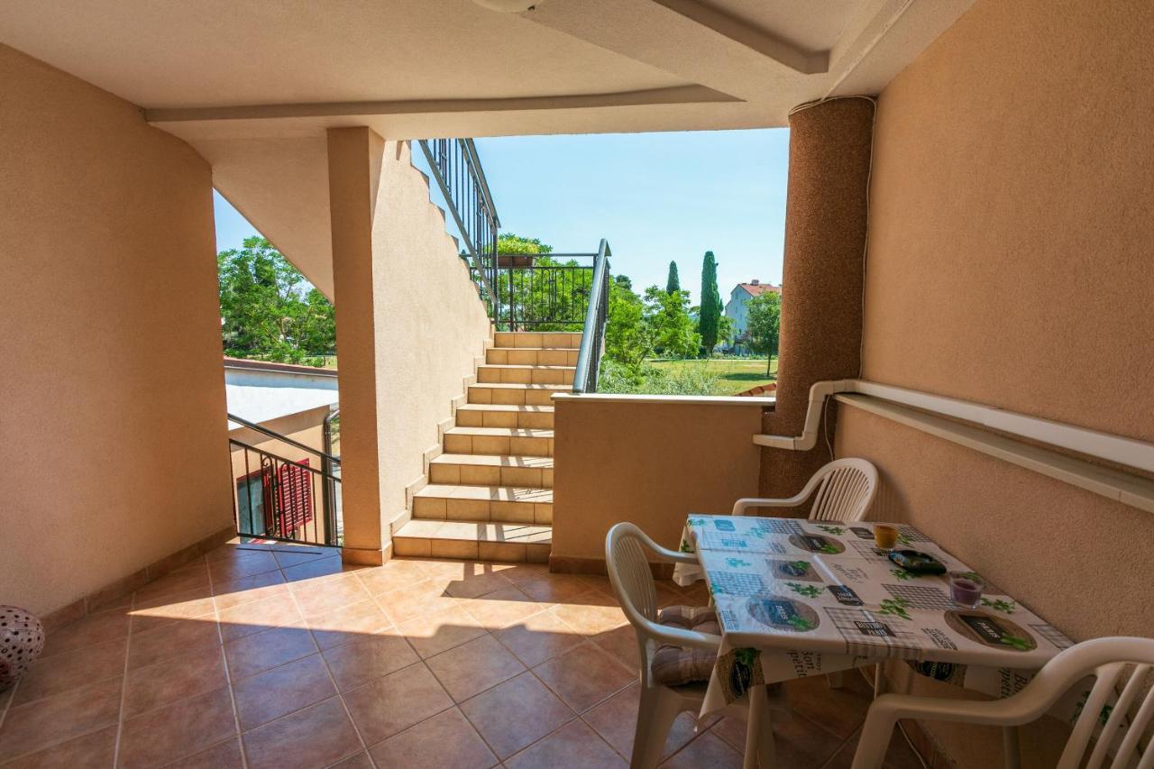 Apartments Armando Fazana Exterior photo