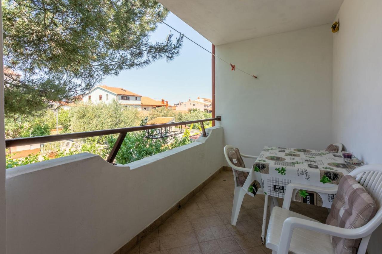 Apartments Armando Fazana Exterior photo