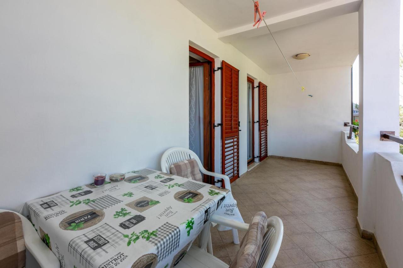 Apartments Armando Fazana Exterior photo